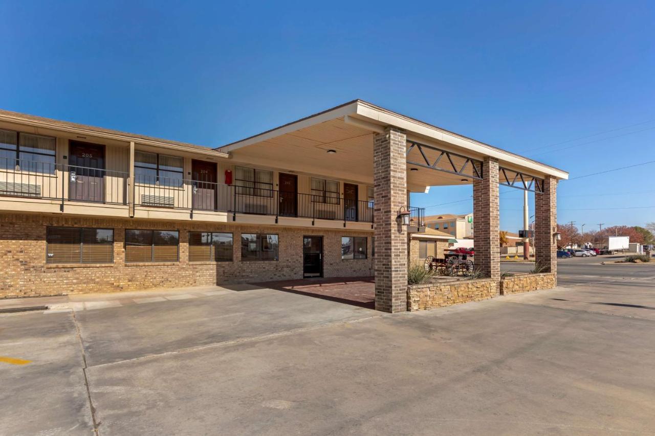 Best Western Caprock Inn Brownfield Exterior photo